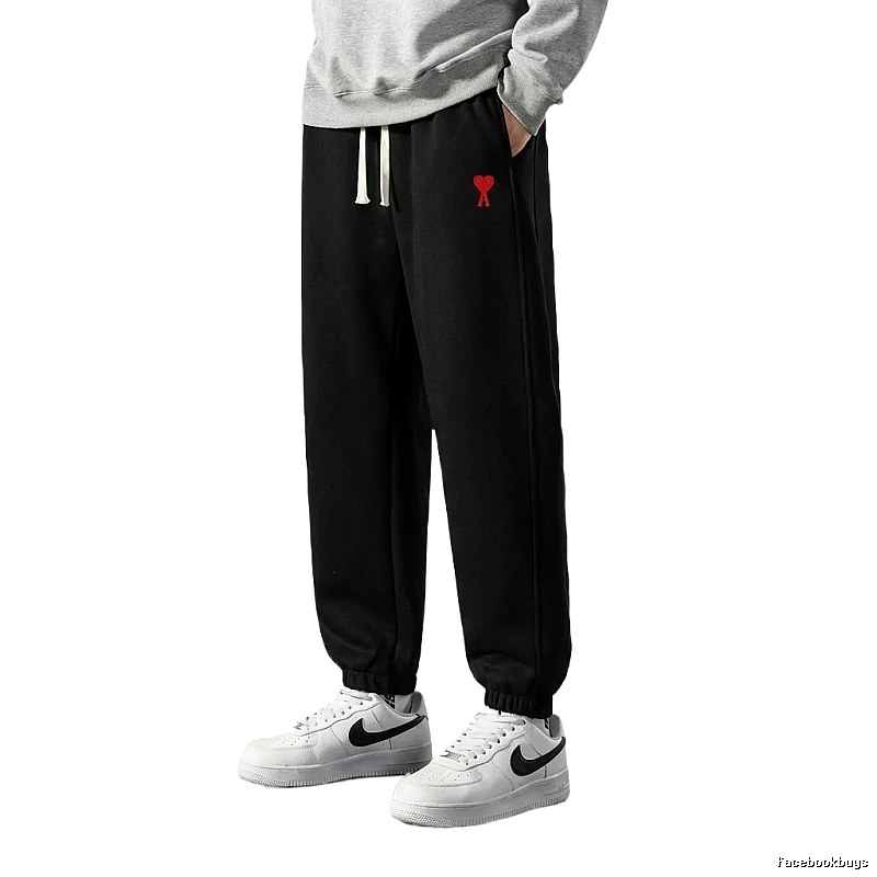 AMI Love Leisure Style Black Pants
