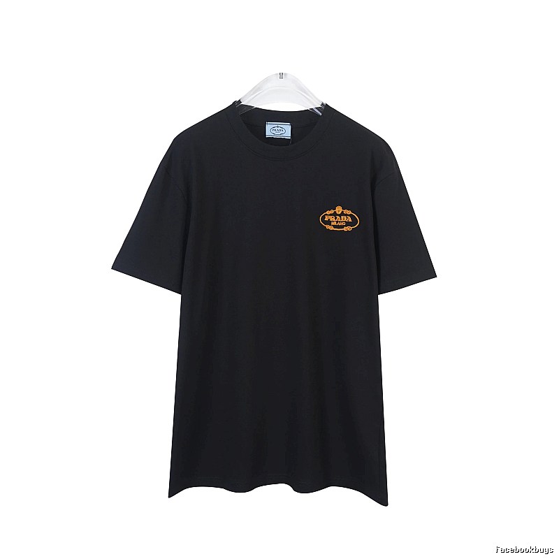Amiri Relaxed Logo T-shirt Black Small AM with Designer-Inspired Detail