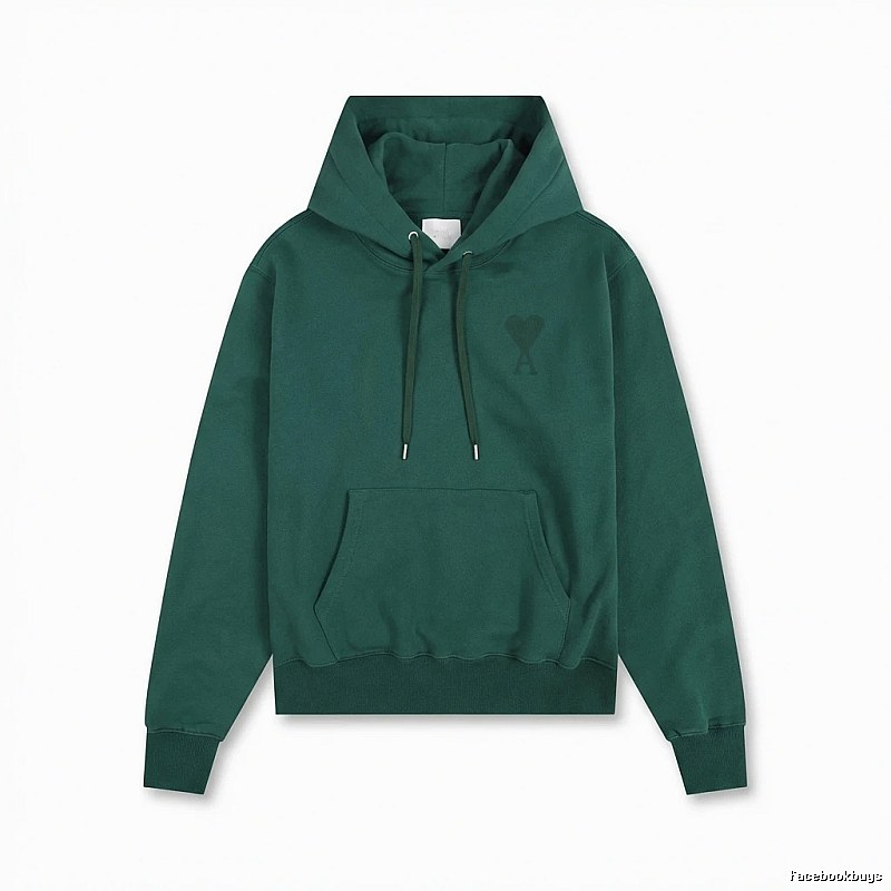 AMI's simple and loving style hoodie.