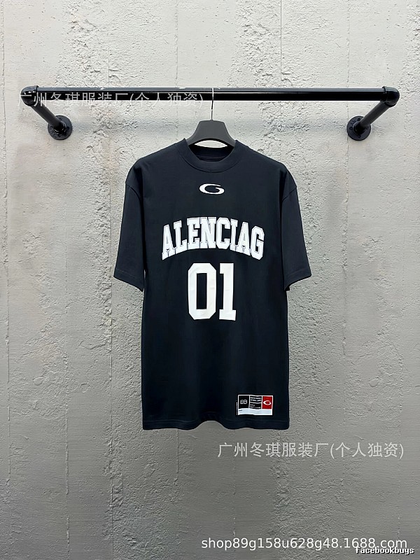 Balenciaga sporty black T-shirt