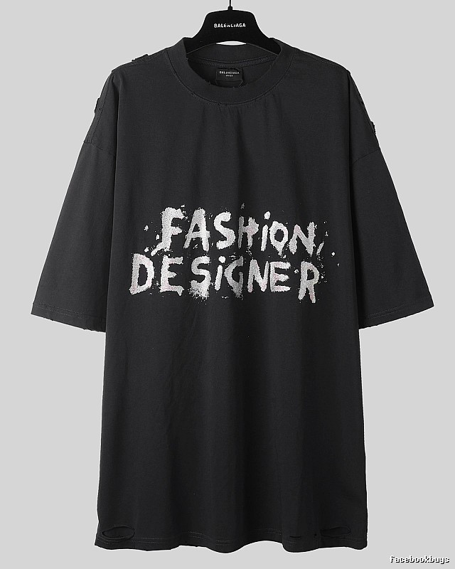 Balenciaga's trendy and cool black T-shirt