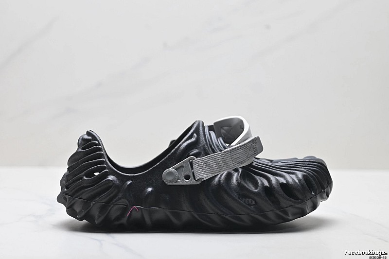 Black trendy style of Crocs clogs