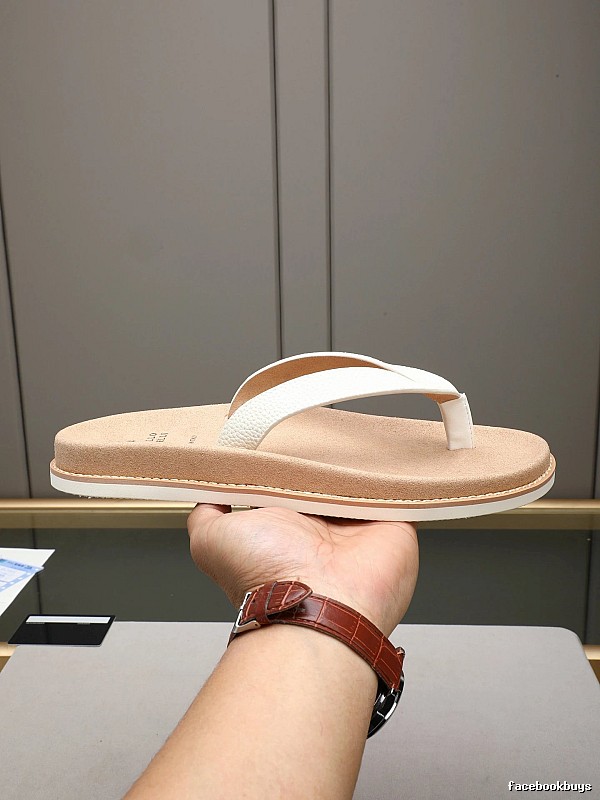 Brunello Cucinelli Casual Style Off-white Flip-flops