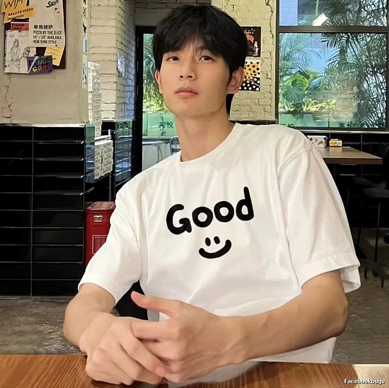 DREW Smiley Casual Style White Short-sleeve T-shirt