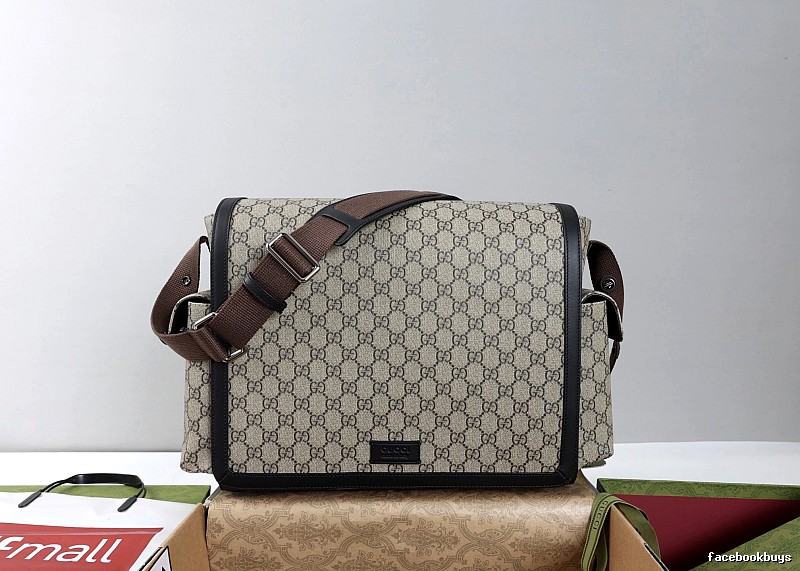 Gucci Messenger Bag with Beige GG Messenger for Streetwear Looks