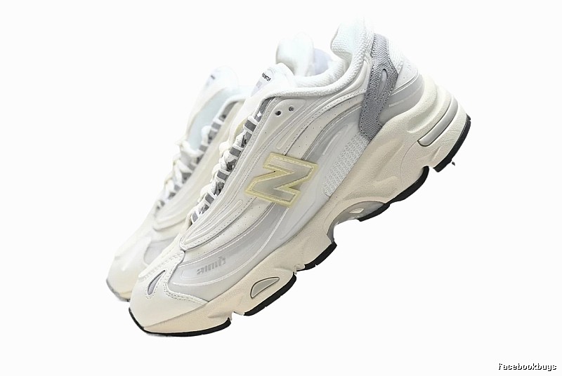 New Balance retro-style white shoes
