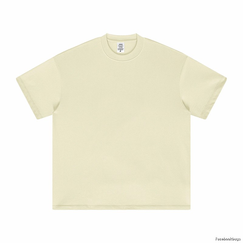 Patterned Plain white T-shirt Minimal White Short with Polished Detail