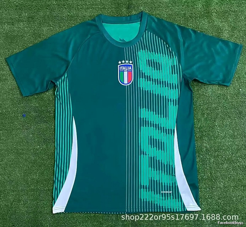 Real Madrid Training-Kit Look Dragon Soccer Jersey Bold Graphic